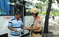 Nhiều tài xế bị CSGT xử phạt trong ngày đầu ra quân tổng kiểm tra