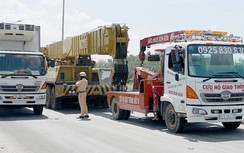 Xử lý thế nào xe cẩu khủng chạy “lậu” gây ùn tắc cầu Phú Mỹ?