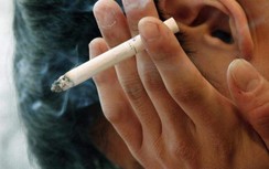 Khách lén hút thuốc trong nhà vệ sinh, bị phạt 4 triệu đồng