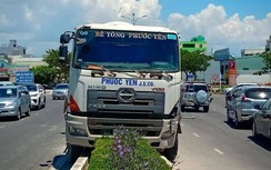 Đà Nẵng: Xe bồn "điên" tông nát trụ điện, lao lên con lươn cầu Khuê Đông