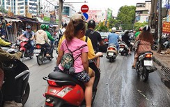 Khi trẻ em “đầu trần” diễu phố