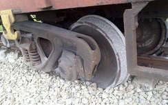 Tàu hàng trật bánh tại Hà Tĩnh, đường sắt Bắc - Nam tắc hơn 3 giờ