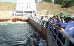 Chốt thời hạn tìm nguyên nhân đập Ngàn Trươi chuyển màu, bốc mùi hôi thối