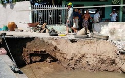 Sạt lở nghiêm trọng tuyến đê bao ở Sóc Trăng, đe dọa hàng ngàn hộ dân