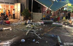 Ô tô 16 chỗ đang chờ lấy biển số bỗng lao vào quán ăn, thực khách hốt hoảng