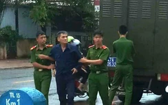 Thực nghiệm hiện trường vụ án ông chủ hiếp dâm nữ giúp việc tật nguyền