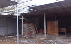 Lốc xoáy khiến hơn 40 nhà dân bị tốc mái, nhiều cây ăn quả đổ gãy