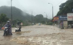 Mưa lớn, nhiều tuyến đường ở Sơn La chìm trong biển nước