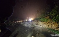 Sạt lở trên QL6 khiến giao thông ùn tắc nhiều giờ ở Sơn La