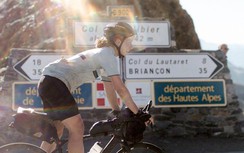 Vận động viên nữ đầu tiên thắng đường đua xe đạp xuyên lục địa