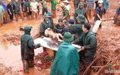 Ám ảnh hình ảnh người mẹ ôm chặt con dưới lớp bùn đất ở Đắk Nông