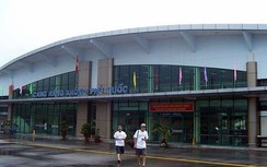 Hàng loạt chuyến bay nội địa, quốc tế phải hoãn, huỷ do thời tiết xấu