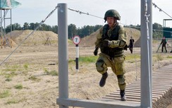 Quân nhân Việt Nam mặc thử bộ trang phục Ratnik-2 tại ARMY-2019