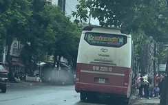 Xe dù, bến cóc, xe khách trá hình xe hợp đồng vẫn lộng hành trong nội đô