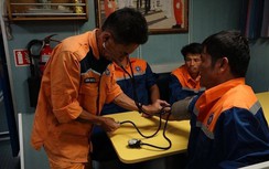 Sáu thuyền viên suýt mất mạng do tàu bị phá nước trên vùng biển Hoàng Sa