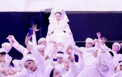 Phấn khích ca sĩ trẻ đưa văn hóa dân gian vào âm nhạc