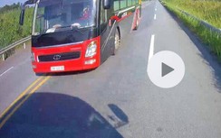 Hãi hùng xe khách lấn làn trên cao tốc Nội Bài - Lào Cai