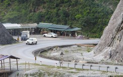 Cận cảnh những khúc cua "tử thần" trên QL6 đoạn qua Hòa Bình