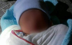 Không ai đến nhận bé trai bị bỏ rơi dưới chân cầu ở Sóc Trăng