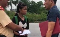 CSGT Hà Nội đưa cô gái người Dao bị lạc trên Đại lộ Thăng Long về gia đình