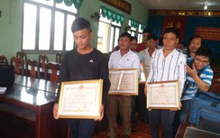 Khen thưởng 9 ngư dân Tiền Giang cứu 22 ngư dân Philippines gặp nạn