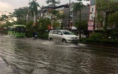 Mưa dông tiếp diễn ở Bắc Bộ và Bắc Trung Bộ, cảnh báo lốc, sét, mưa đá