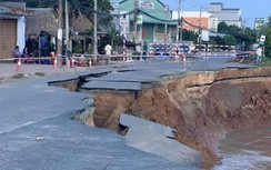 Phó Thủ tướng Chính phủ Trương Hòa Bình khảo sát sạt lở QL91 qua An Giang