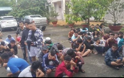 Công an vây bắt hàng trăm "quái xế" đua xe trái phép trên quốc lộ