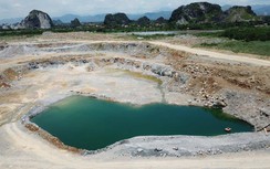Xi măng Hải Phòng lén lút nổ mìn khai thác, tạo những "hố bom" khổng lồ