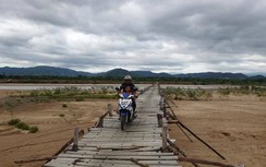 Bao giờ hết cầu gỗ tự chế qua sông Ba, Gia Lai?