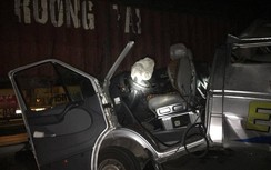 Xe khách húc đuôi xe container, 16 người bị thương còn hạn kiểm định