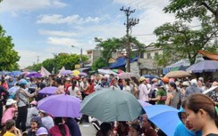 Hải Phòng: Giao thông ách tắc vì... 2.000 công nhân tràn ra đường đình công