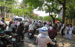 Huy động lực lượng 4 ngành chốt gác đảm bảo ATGT cổng trường