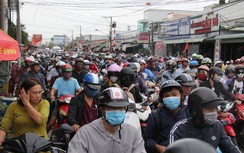 Ảnh: Người dân chen chân chờ xuống phà Cát Lái về thành phố sau nghỉ lễ 2/9