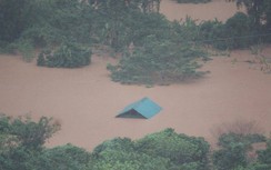 Mưa lũ ở Quảng Trị: Nhà ngập tận nóc, nhiều đường sạt lở nghiêm trọng