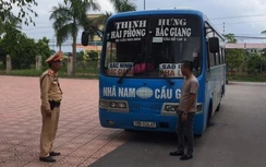 Bị xử phạt, tước giấy phép lái xe vì không nhường đường cho xe ưu tiên