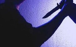 Can ngăn chồng trẻ đánh vợ, bảo vệ Trung tâm Y tế huyện bị đâm chết