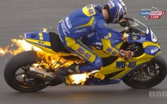 Rùng mình với những màn thoát thân của các tay đua khi xe bốc cháy