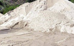 Tập kết cát trái phép, người đàn ông bị khởi tố hình sự