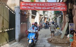 Người dân TP.HCM tự đập nhà mở rộng hẻm