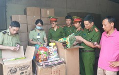Bộ Công an bắt giữ 50 tấn bánh kẹo, đồ chơi trung thu nhập lậu