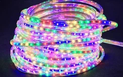 Vướng dây điện trong lúc đón trung thu, bé trai 5 tuổi ở Bắc Giang tử vong