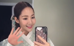 "Tuyệt phẩm dao kéo" Park Min Young duyên dáng yêu kiều mừng trung thu