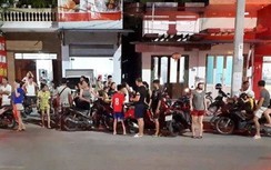 Mâu thuẫn nợ nần, anh trai vác dao truy sát gia đình em gái