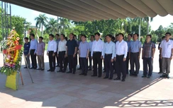 Lãnh đạo Bộ GTVT dâng hương tri ân tại Thành Cổ Quảng Trị