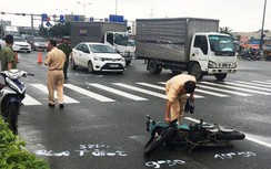 Cố vượt đèn đỏ tại ngã tư, nam tài xế Grab bị ô tô tông trọng thương