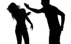 Bỏ ra ngoài sau khi đánh vợ, quay về phát hiện vợ tử vong