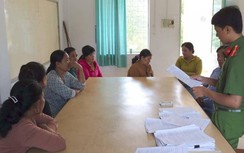 Bắt quả tang 13 "quý bà" sát phạt nhau trên chiếu bạc