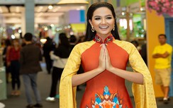 H'Hen Niê diện áo dài, trổ tài catwalk "đỉnh cao" ở Thái Lan