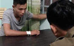 Hơn 20 cảnh sát vây bắt 2 con nghiện phá xe đặc chủng chạy trốn